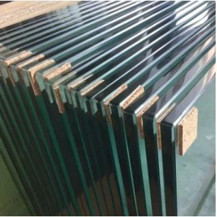 Temperierte Duschtür